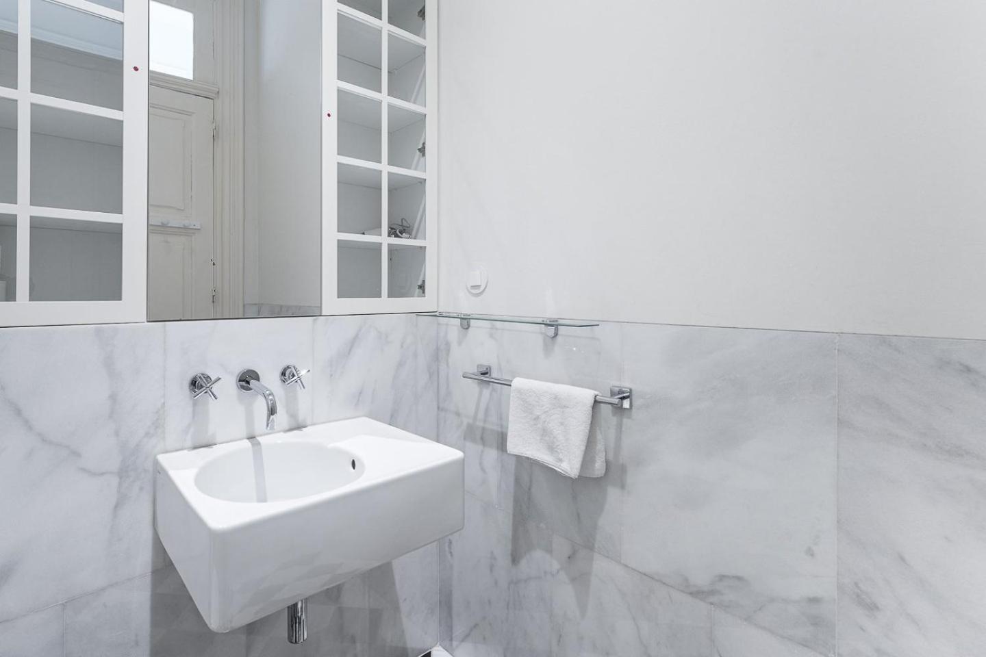 Guestready - Bright Apartment Near Bolhao Porto Bagian luar foto