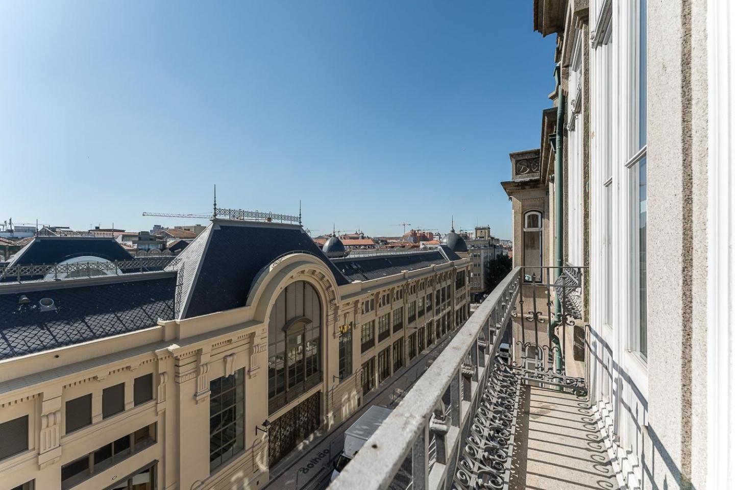 Guestready - Bright Apartment Near Bolhao Porto Bagian luar foto